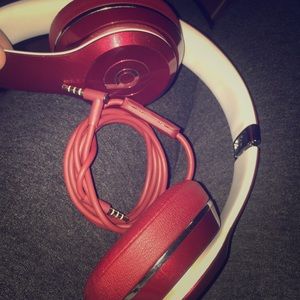 Solo beats (headphones&wire)  in great condition!